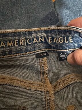 American Eagle Outfitters Women's Blue Distressed Boyfriend Jeans